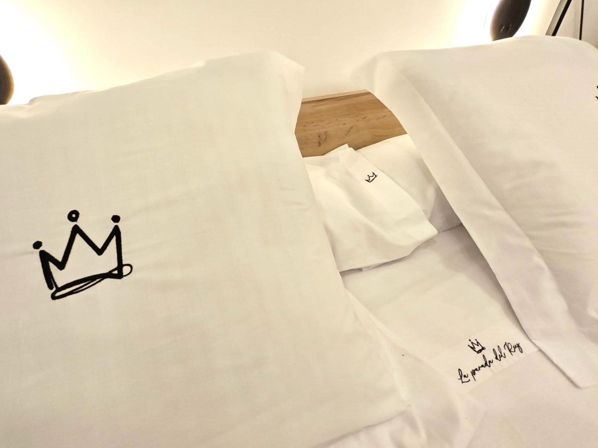 פלאסנסיה La Parada Del Rey - Luxury Suites מראה חיצוני תמונה
