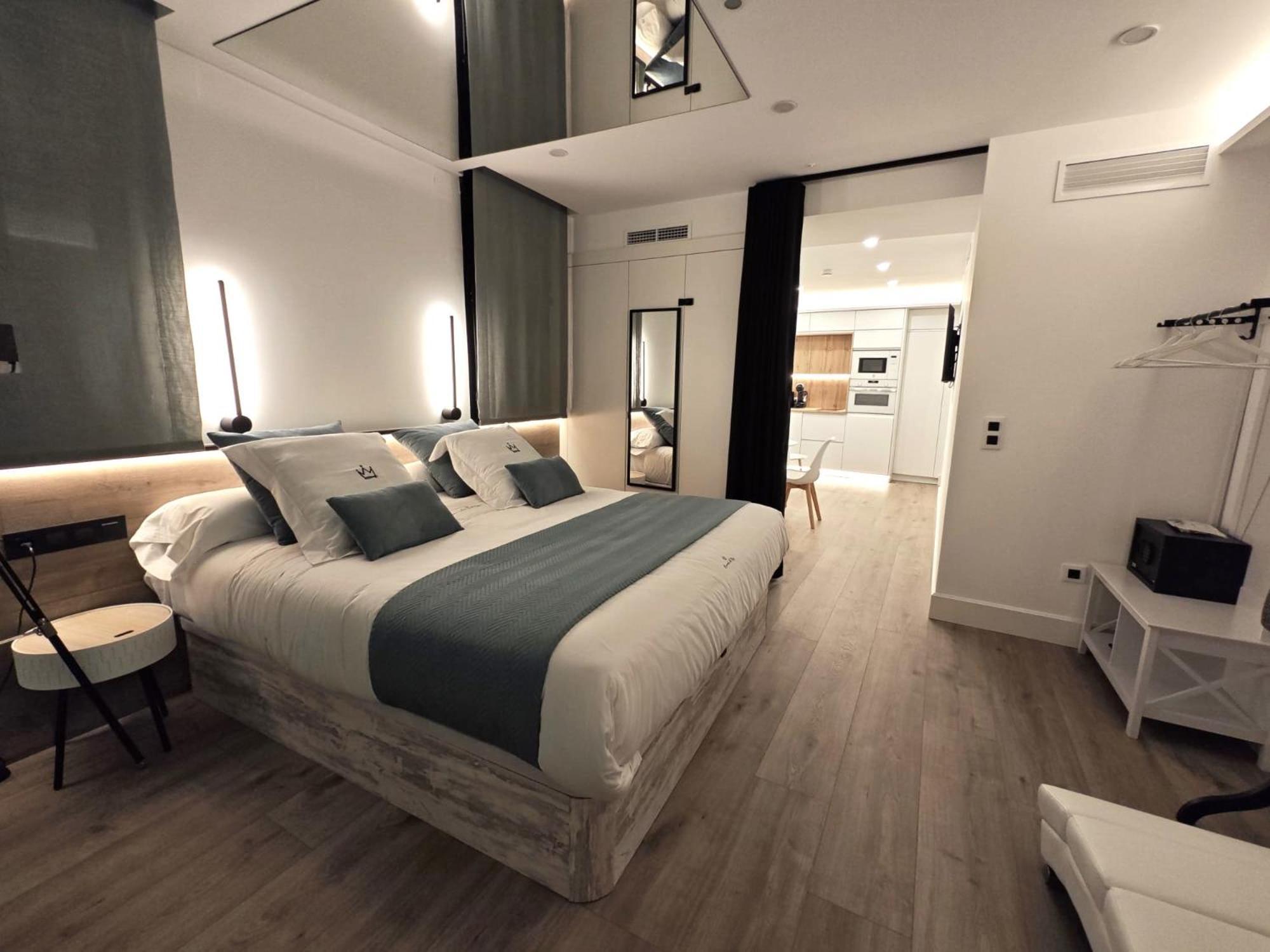 פלאסנסיה La Parada Del Rey - Luxury Suites מראה חיצוני תמונה